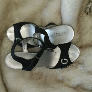 Guess 7.5M wedge black and white wedge shoes